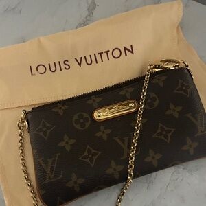 Louis Vuitton LV purse ( great condition )